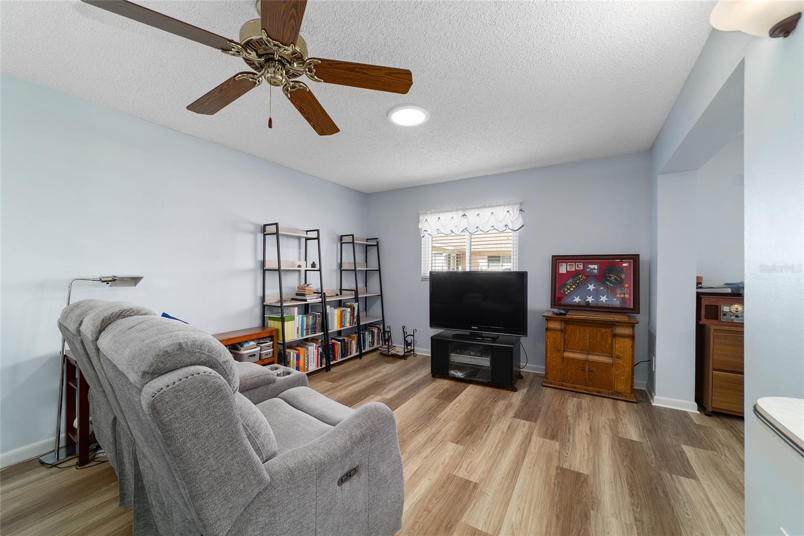 ON TOP OF THE WORLD - Residential