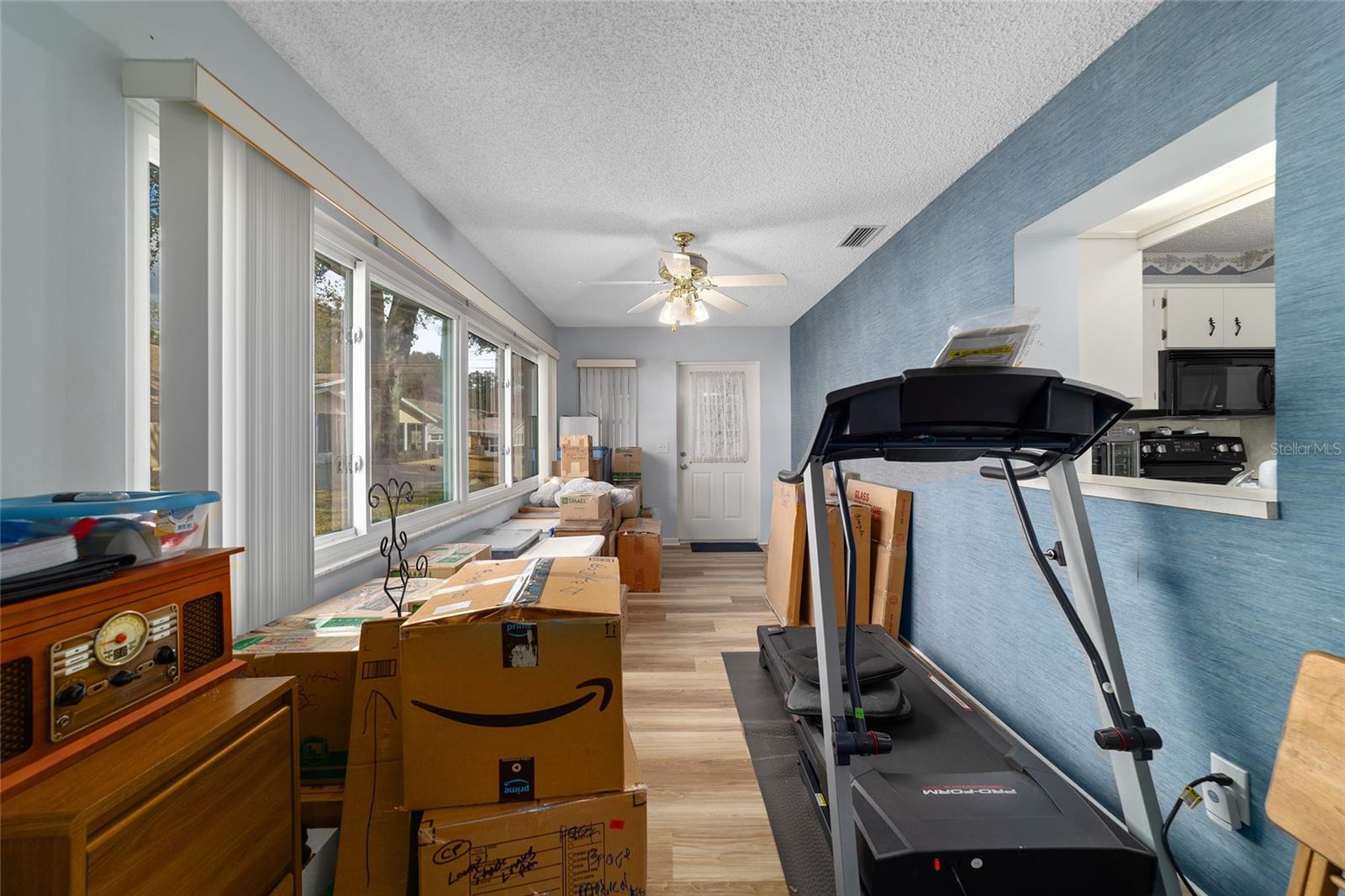 ON TOP OF THE WORLD - Residential