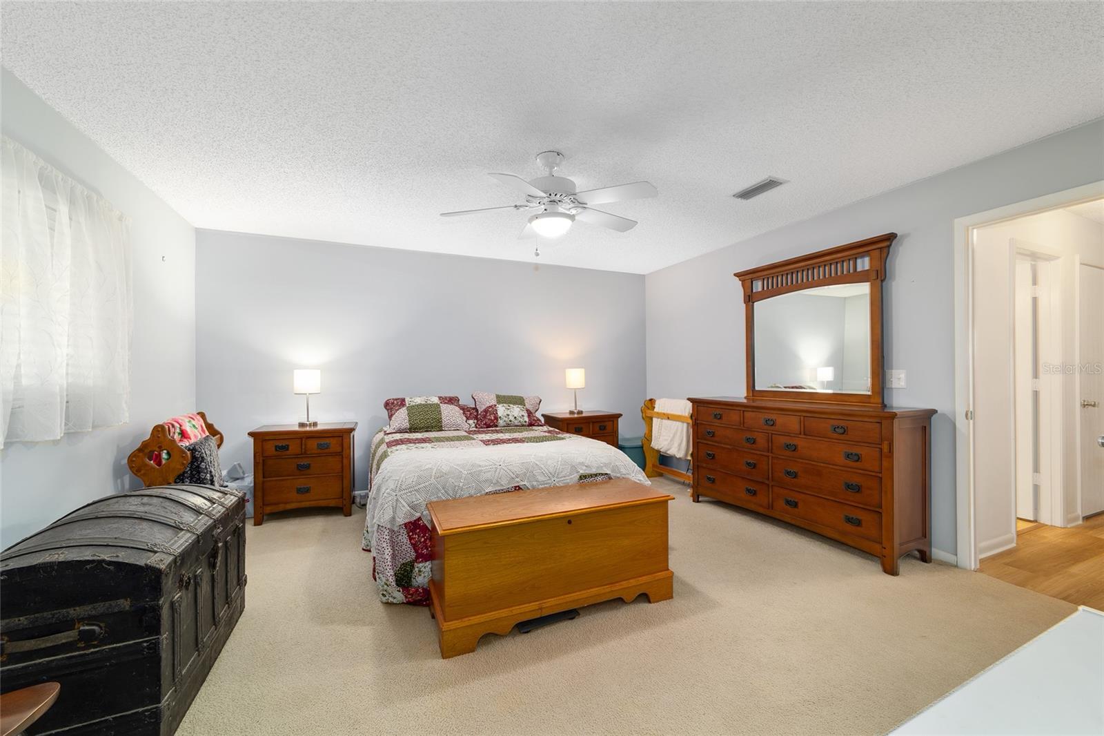 ON TOP OF THE WORLD - Residential