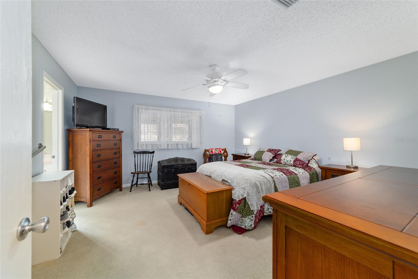 ON TOP OF THE WORLD - Residential