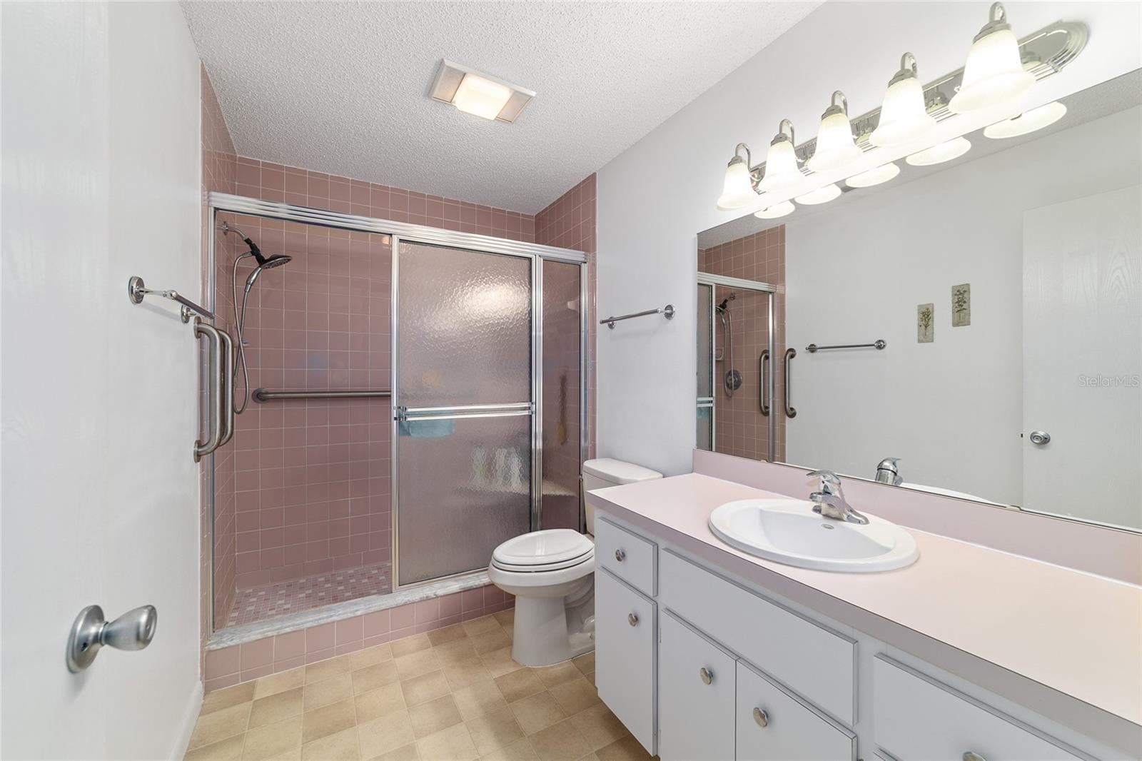 ON TOP OF THE WORLD - Residential