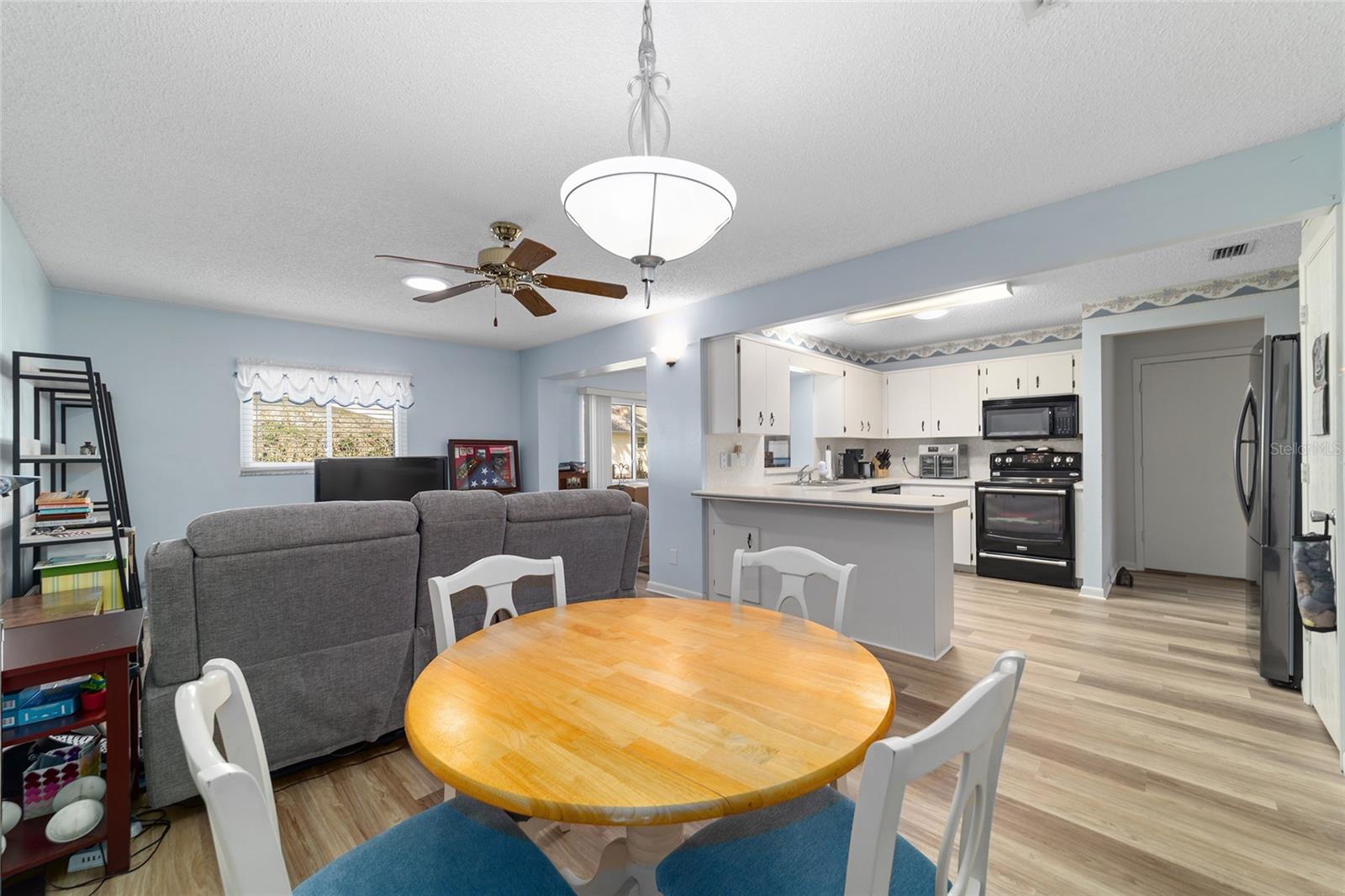 ON TOP OF THE WORLD - Residential