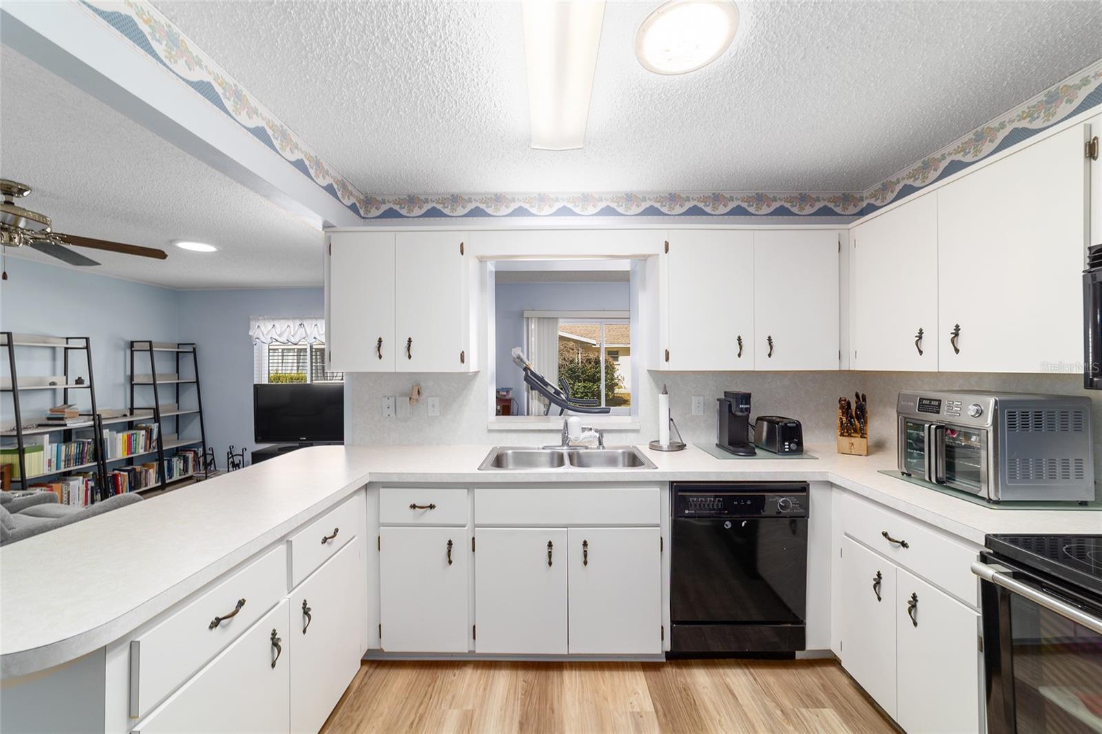 ON TOP OF THE WORLD - Residential