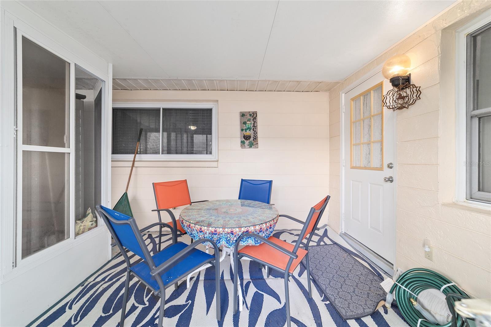 ON TOP OF THE WORLD - Residential