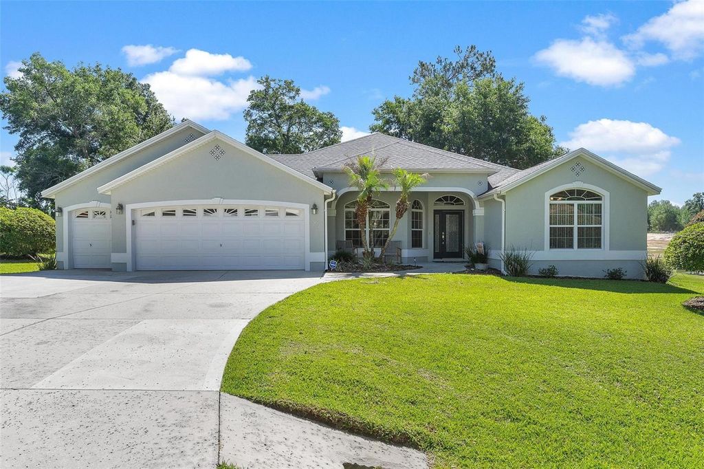Photo of 1027 Urico Golf Road, Lady Lake, FL 32159 (MLS # G5112202)