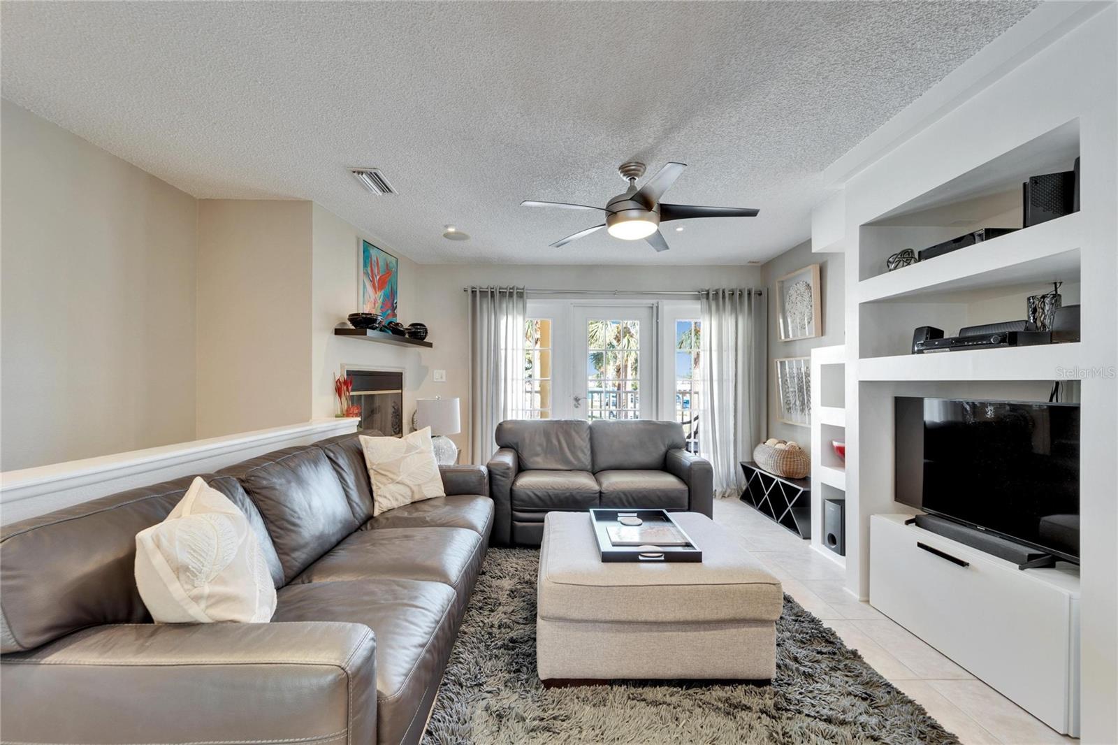 SUNSET REEF - Residential