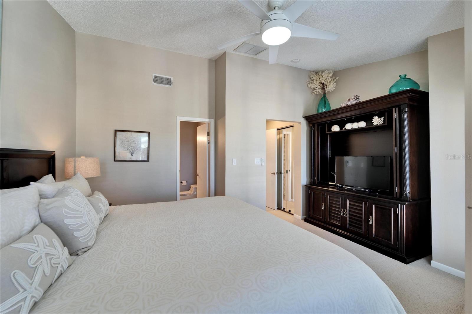 SUNSET REEF - Residential