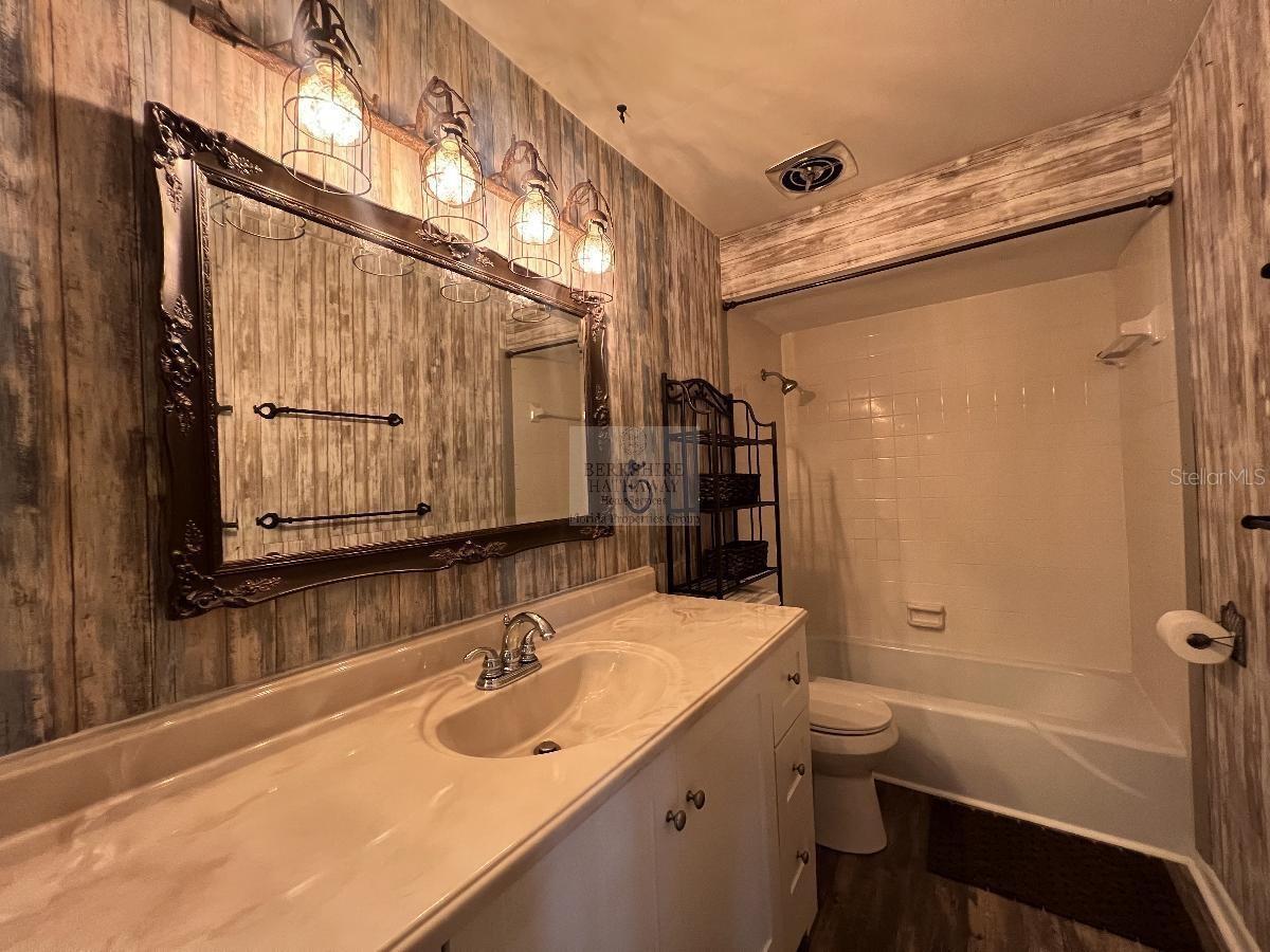 IMPERIAL SOUTHGATE - Residential Lease