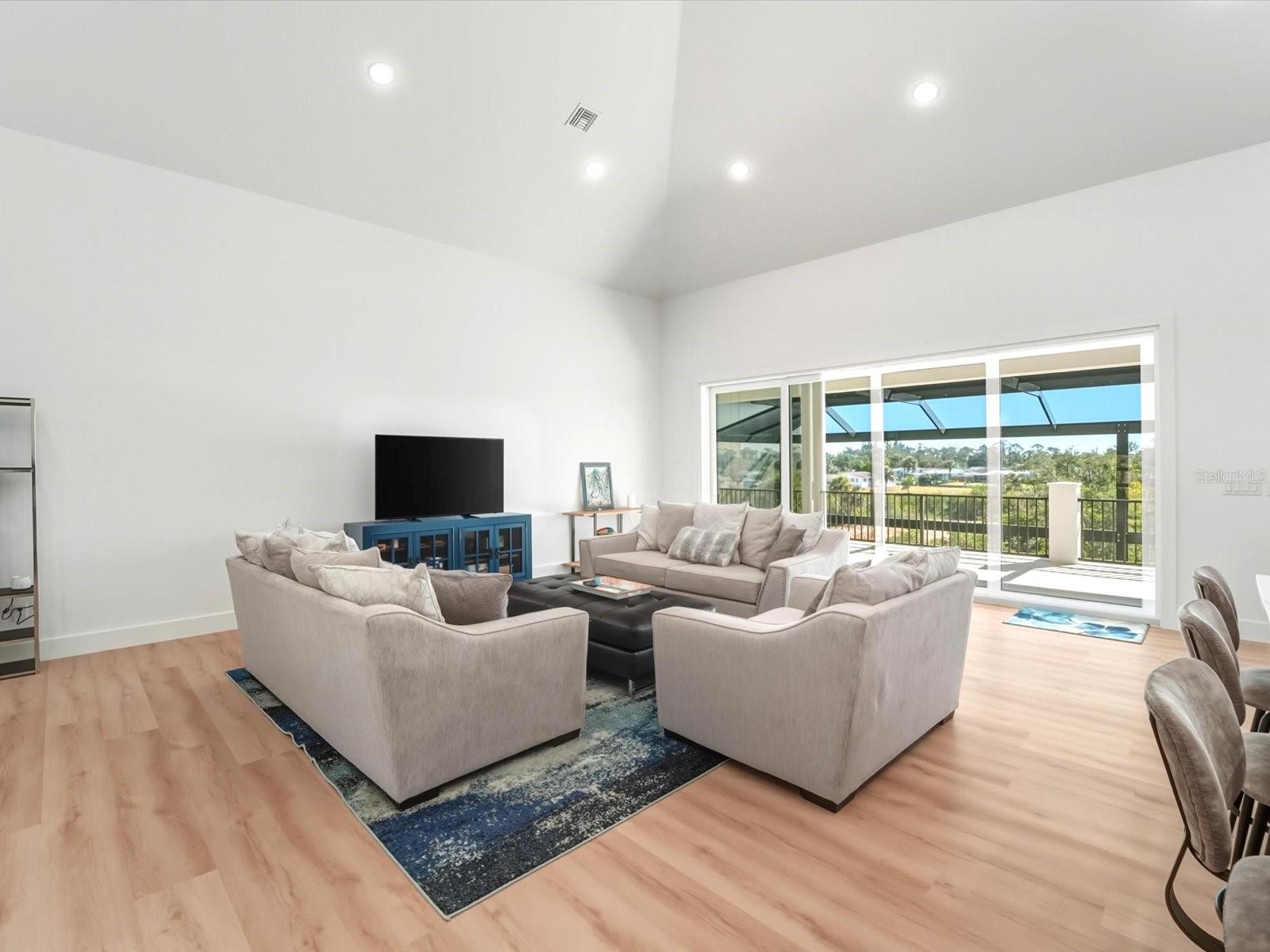 ENGLEWOOD SOUTH - Residential