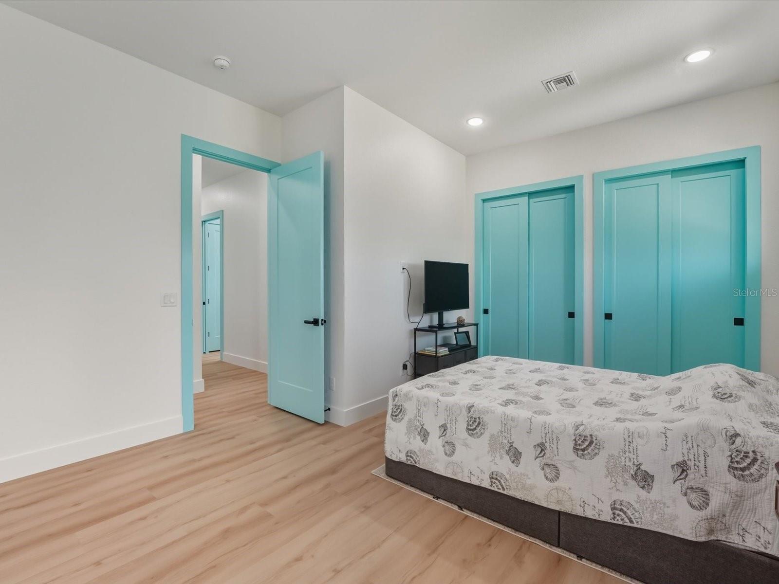 ENGLEWOOD SOUTH - Residential