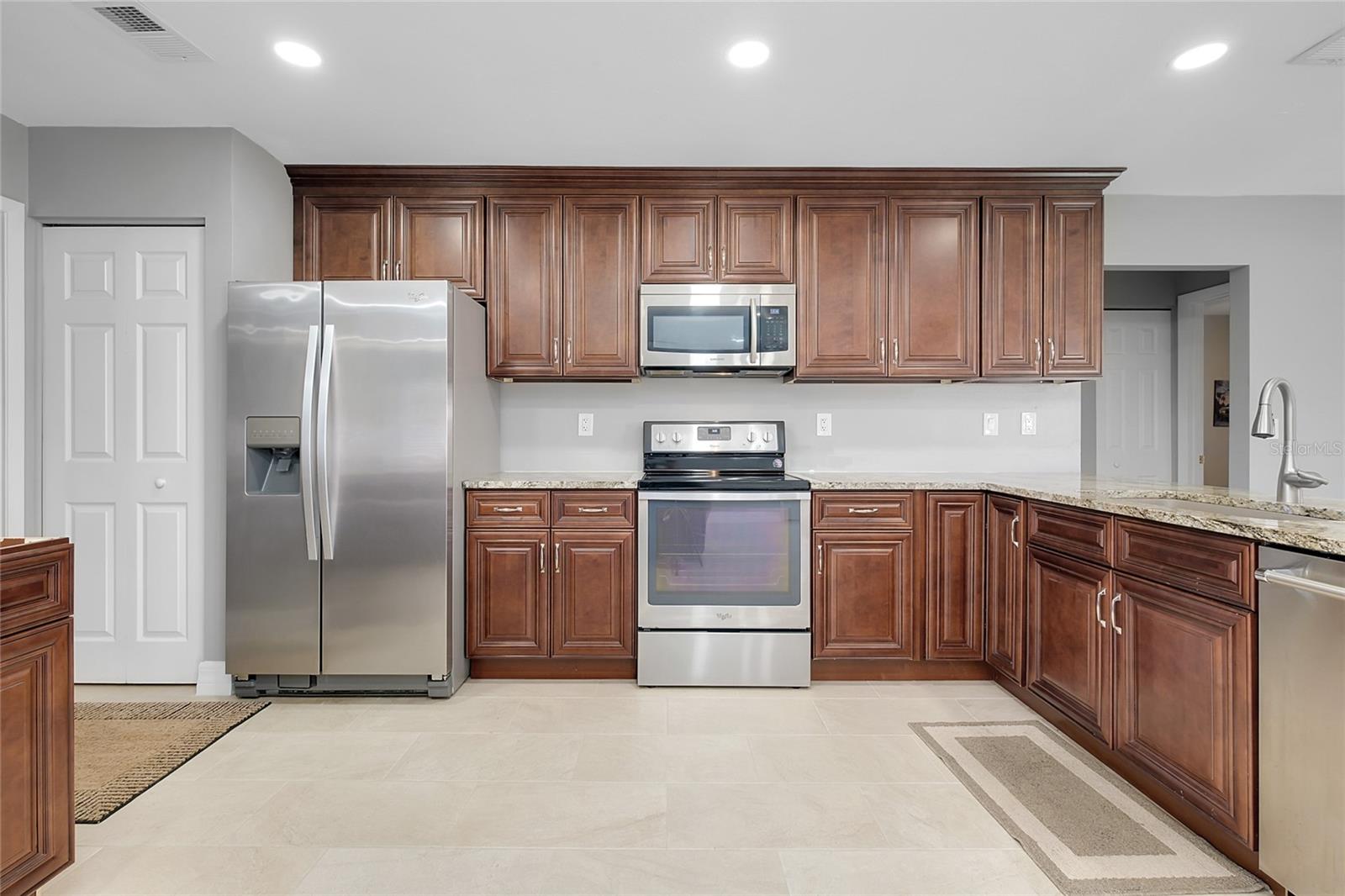 LAKE SARASOTA - Residential