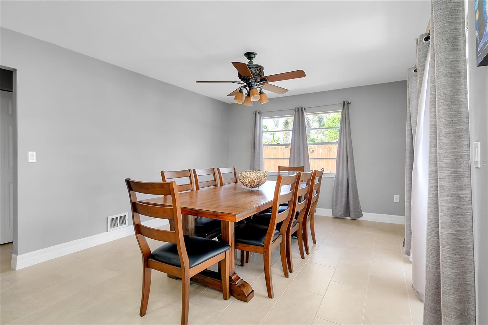 LAKE SARASOTA - Residential