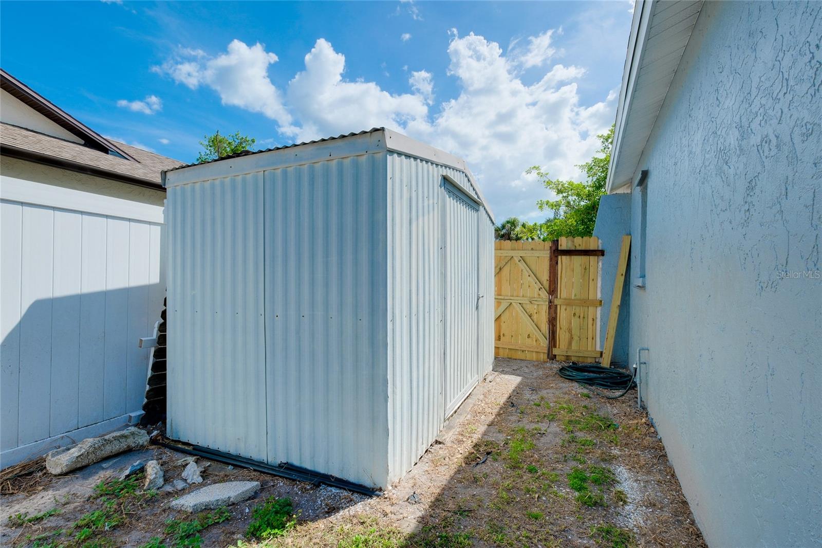 LAKE SARASOTA - Residential