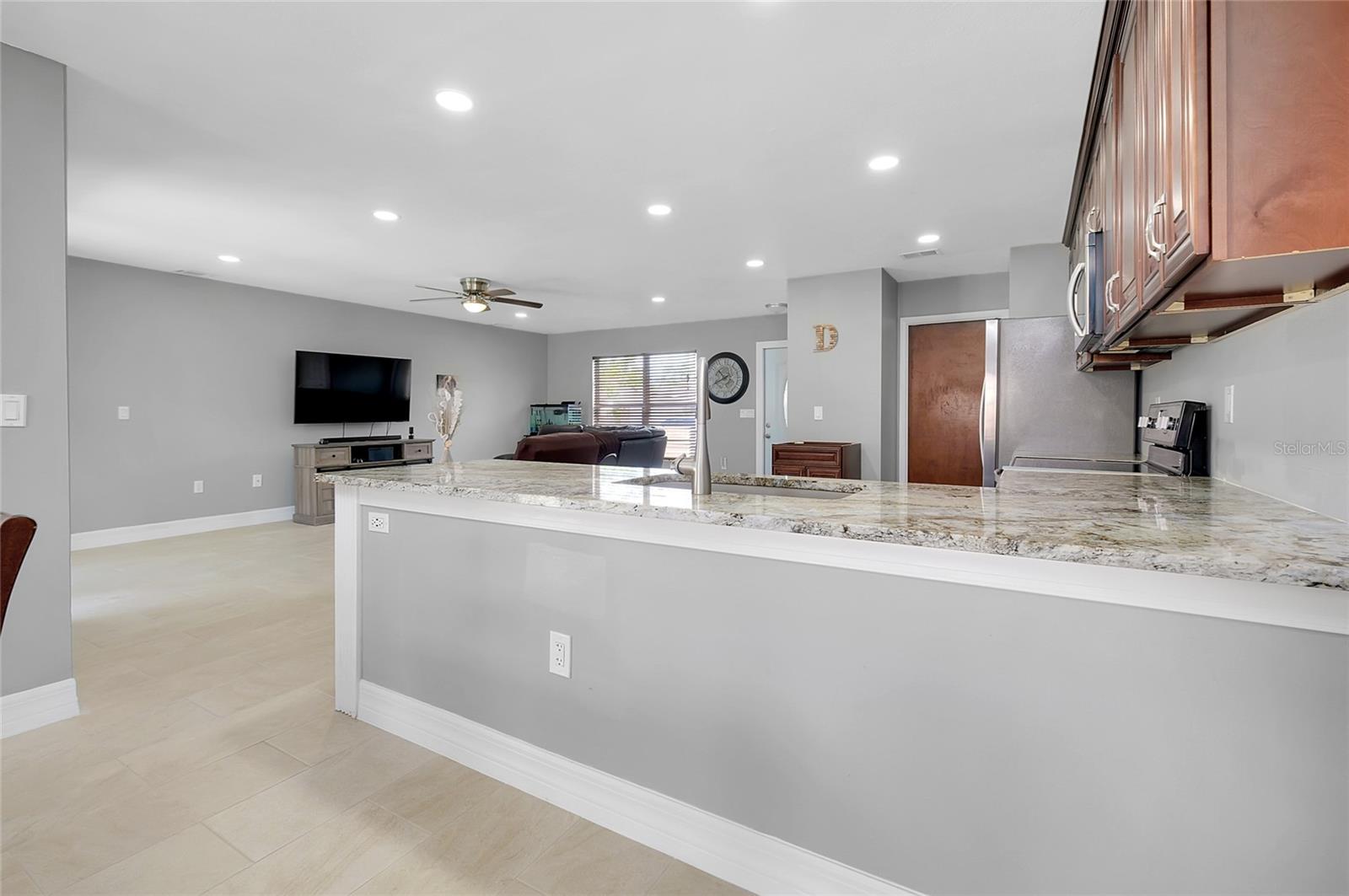 LAKE SARASOTA - Residential