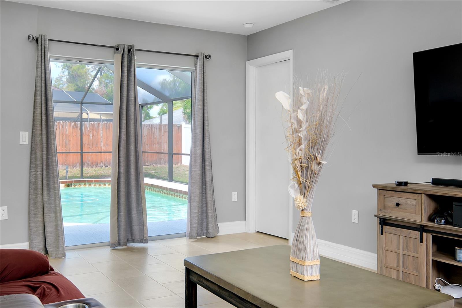 LAKE SARASOTA - Residential