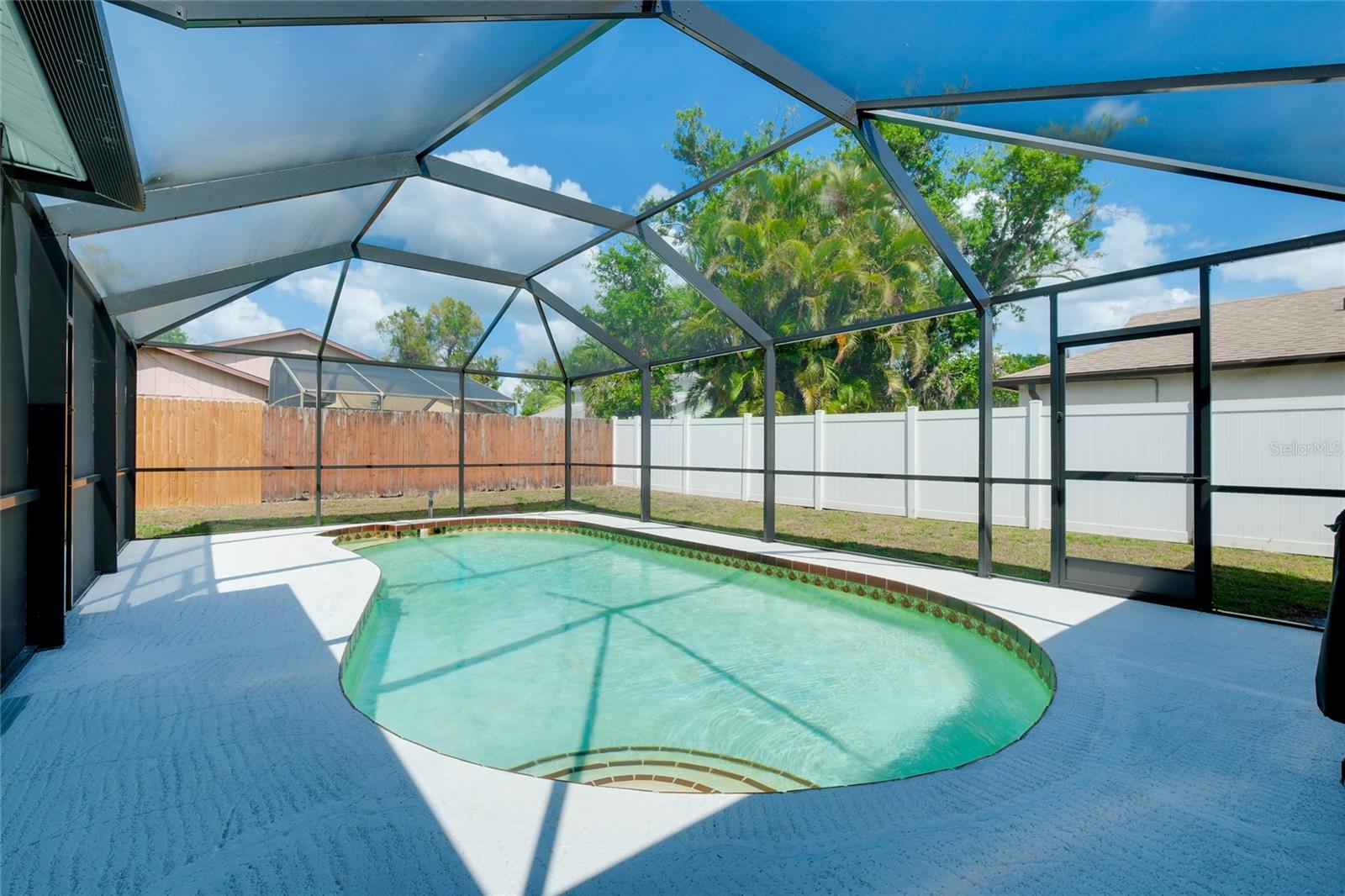 LAKE SARASOTA - Residential