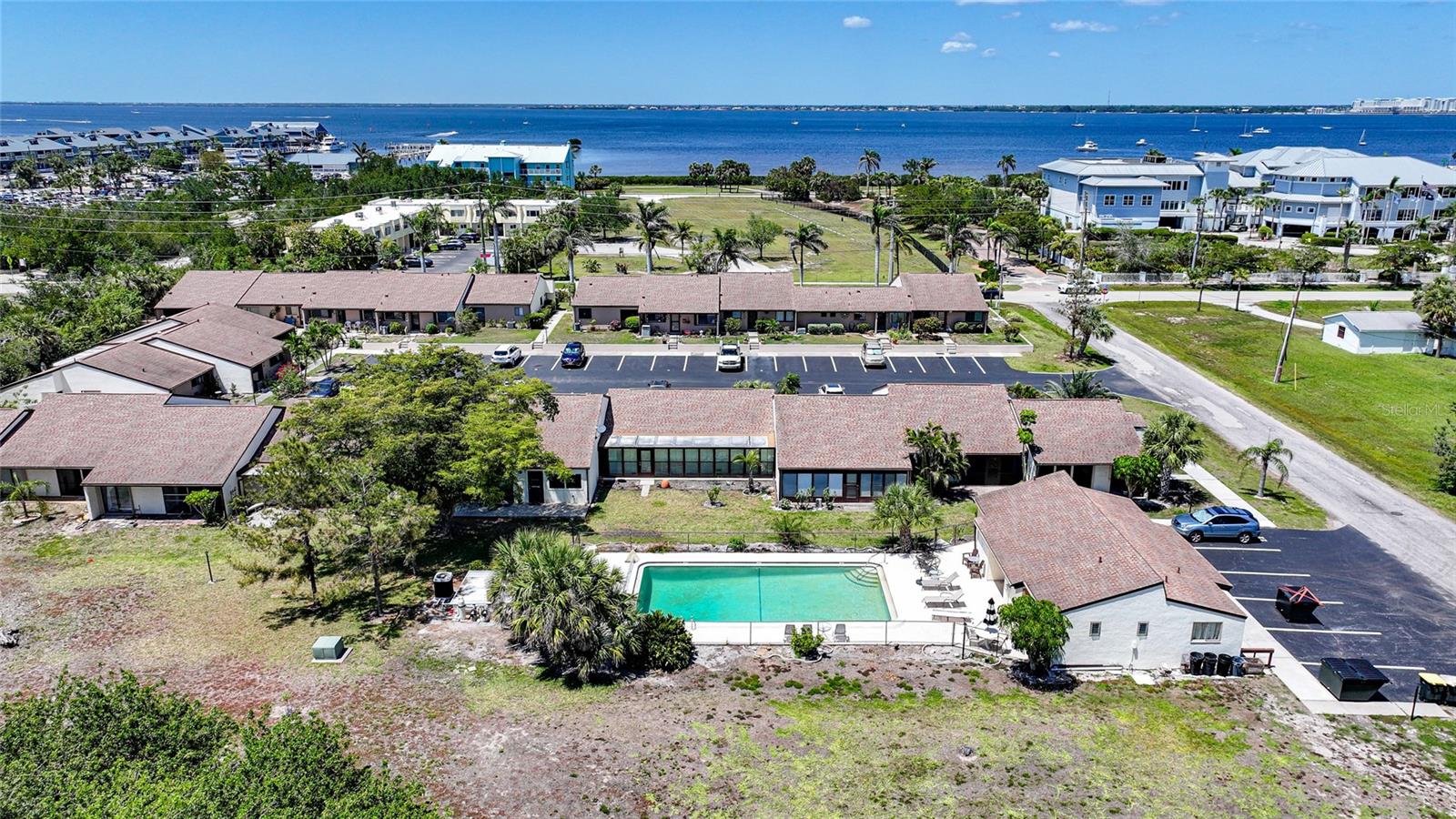 WHISPERING PINES CLUB - Residential