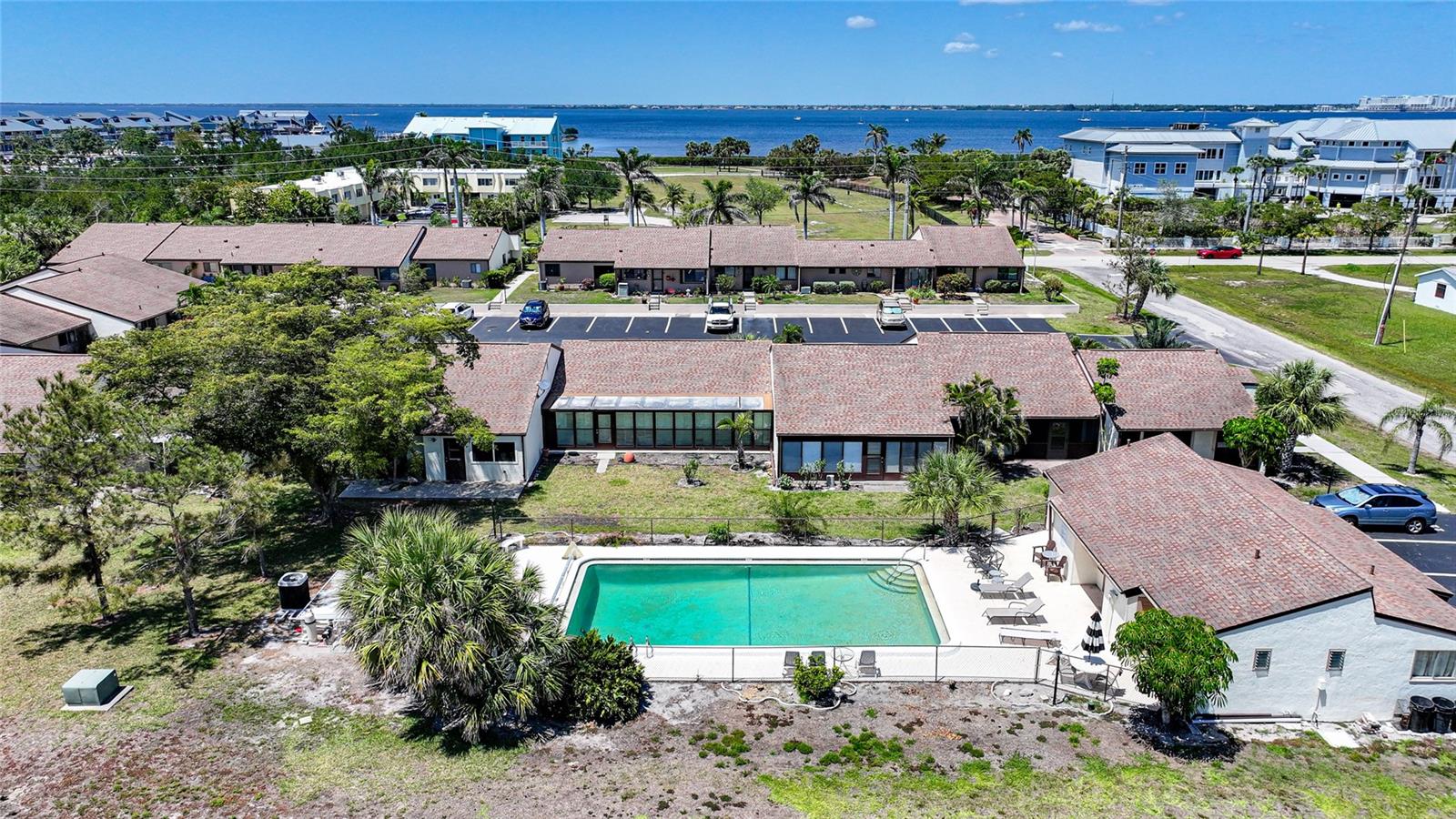 WHISPERING PINES CLUB - Residential