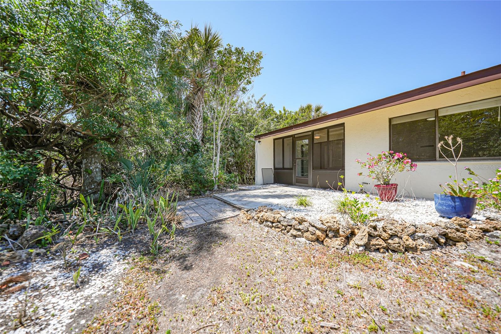 WHISPERING PINES CLUB - Residential