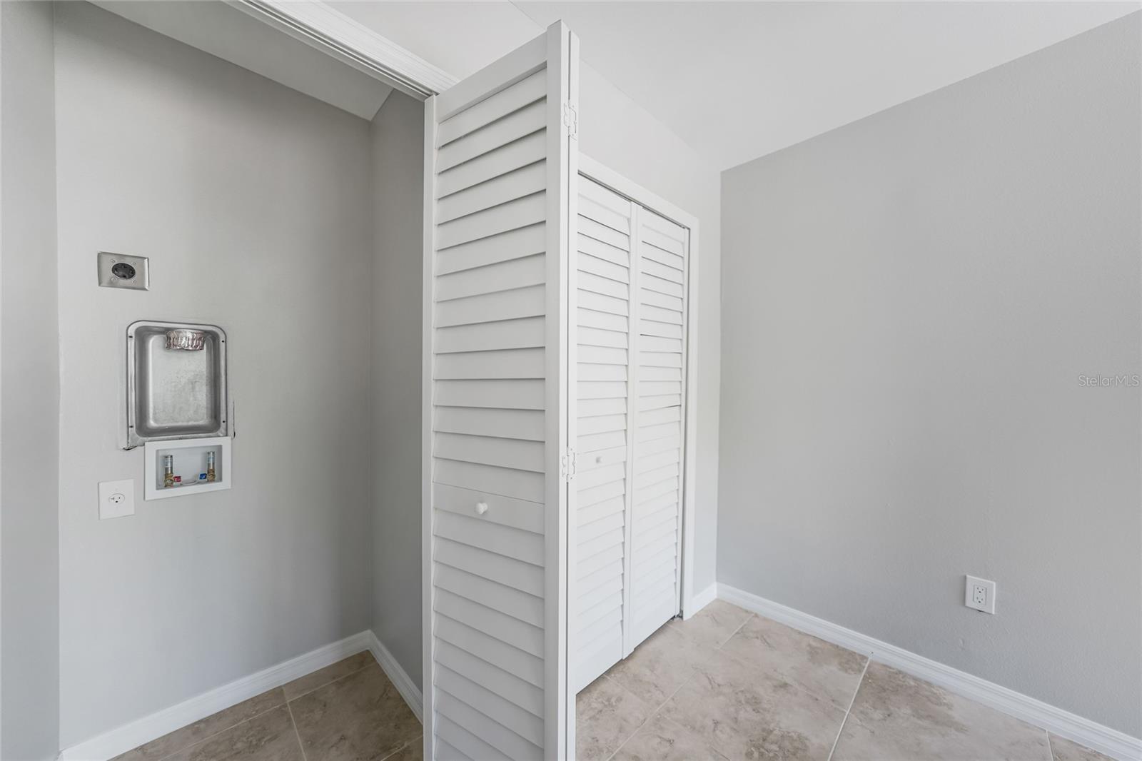 WHISPERING PINES CLUB - Residential