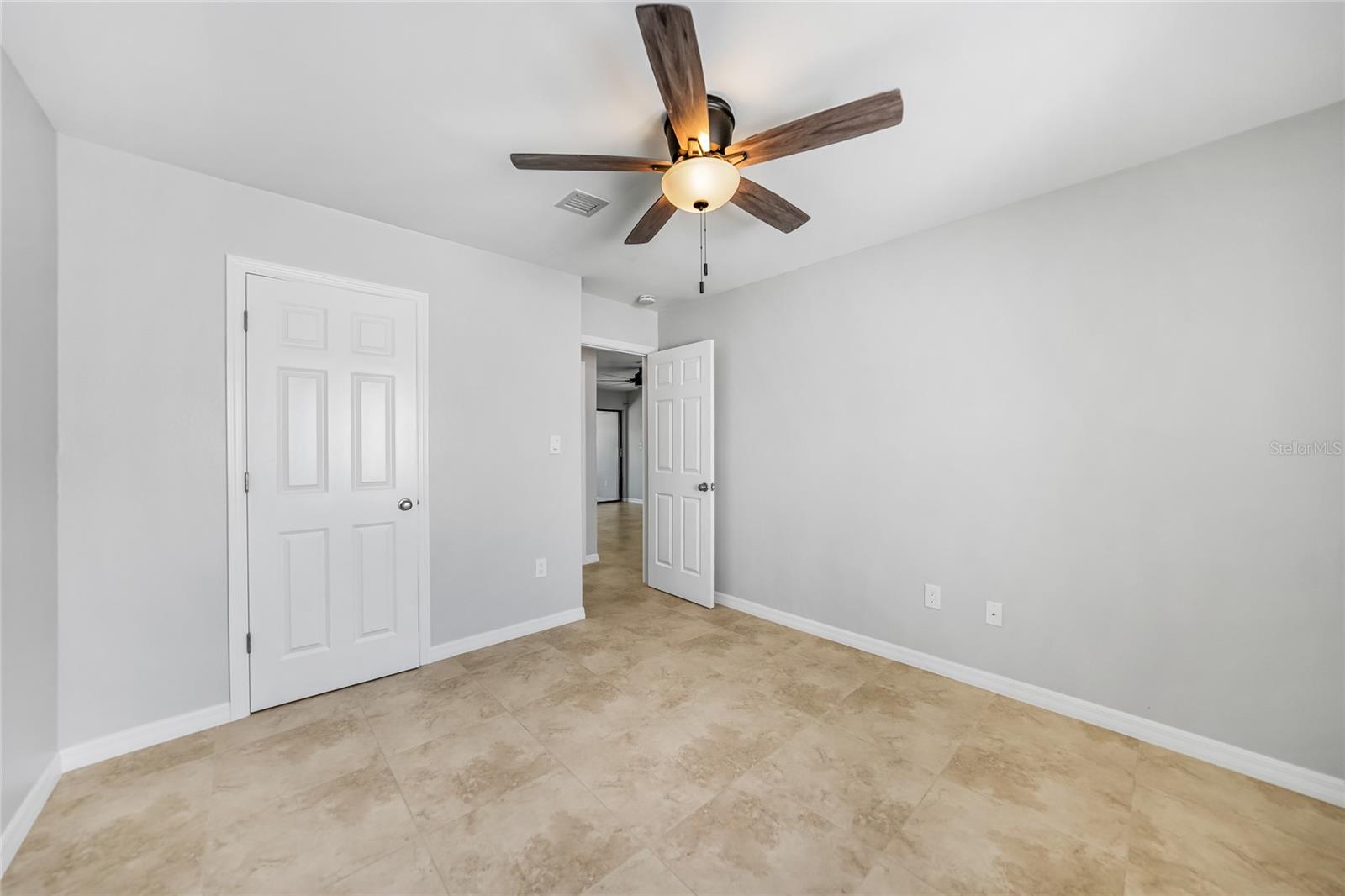 WHISPERING PINES CLUB - Residential