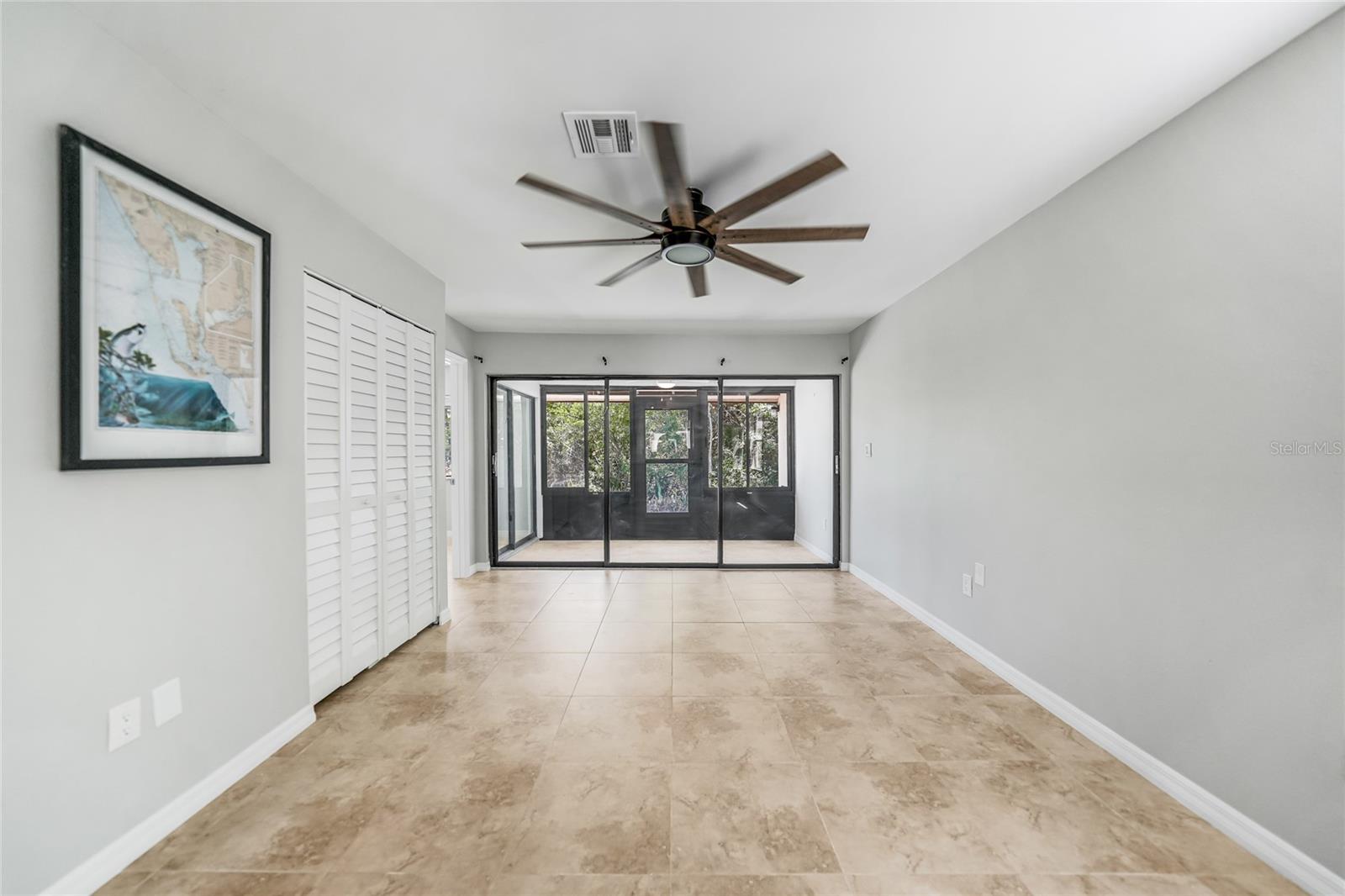 WHISPERING PINES CLUB - Residential