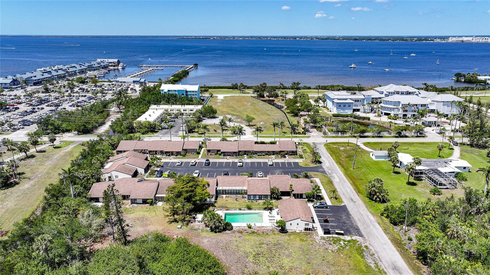 WHISPERING PINES CLUB - Residential