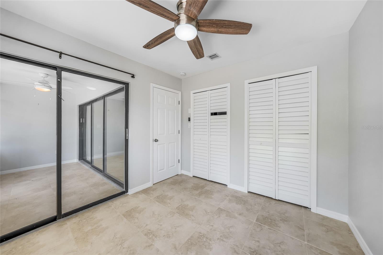 WHISPERING PINES CLUB - Residential