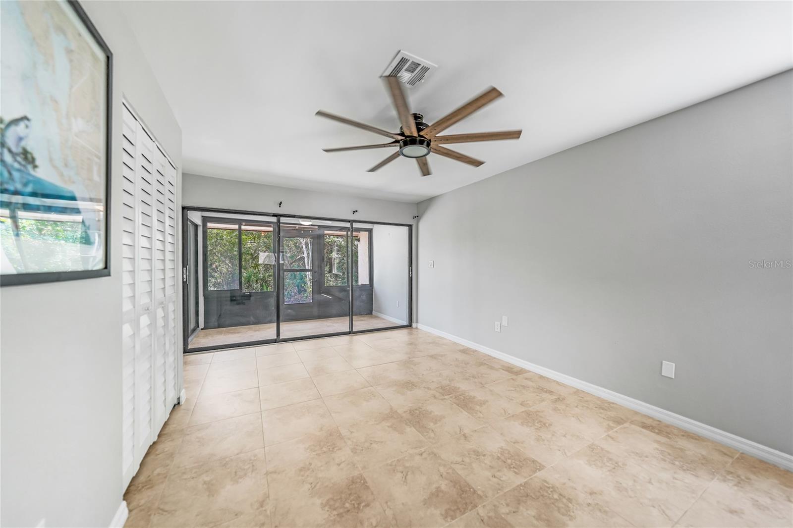WHISPERING PINES CLUB - Residential