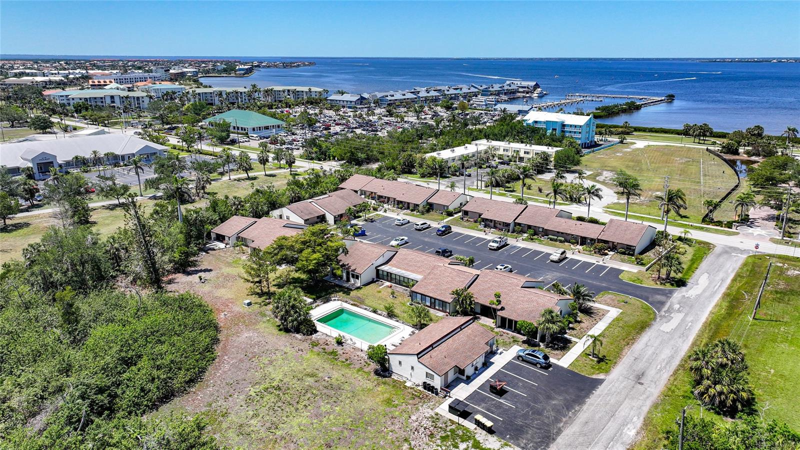 WHISPERING PINES CLUB - Residential