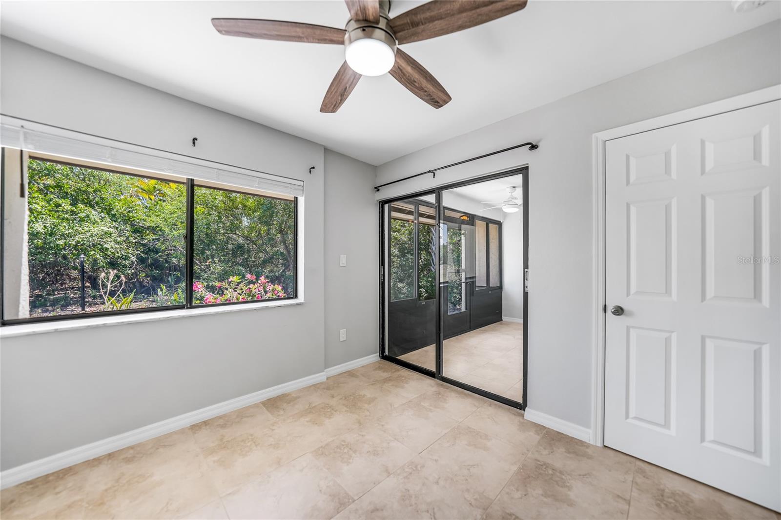 WHISPERING PINES CLUB - Residential