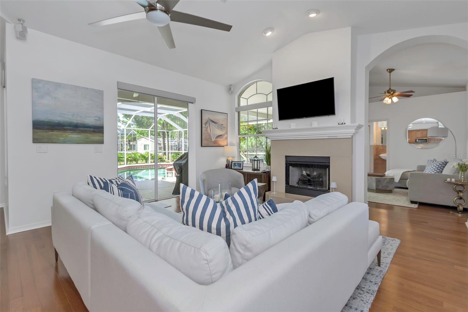 CRESCENT OAKS COUNTRY CLUB KINGSBURY PH 2 - Residential