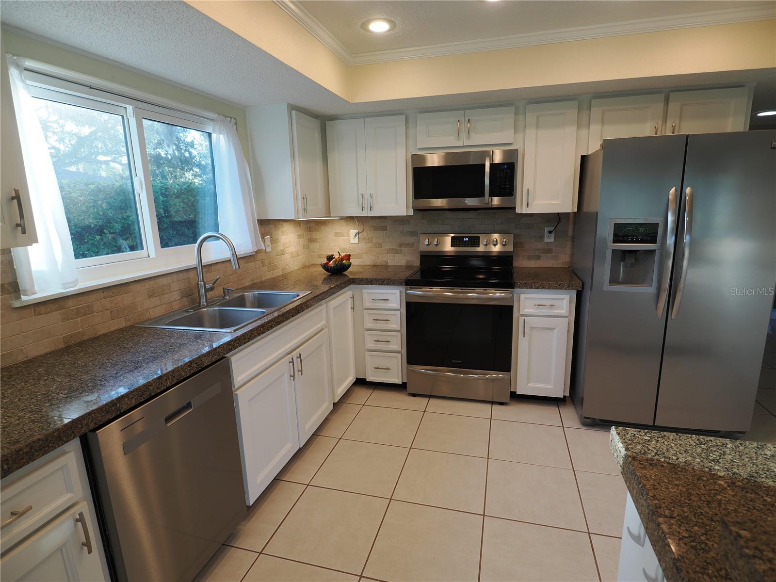 EAST LAKE WOODLANDS - Residential