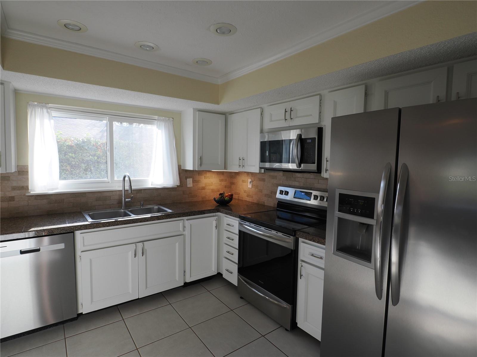 EAST LAKE WOODLANDS - Residential