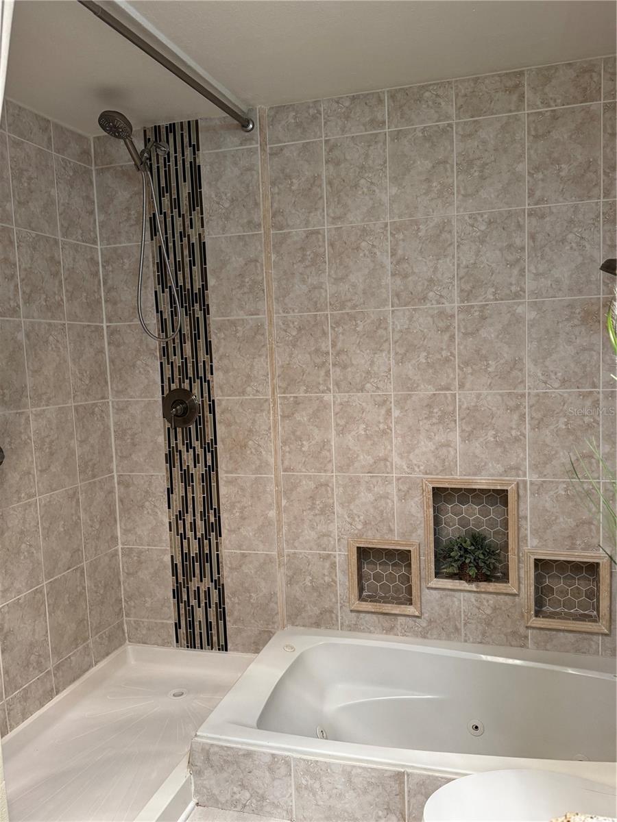 EAST LAKE WOODLANDS - Residential