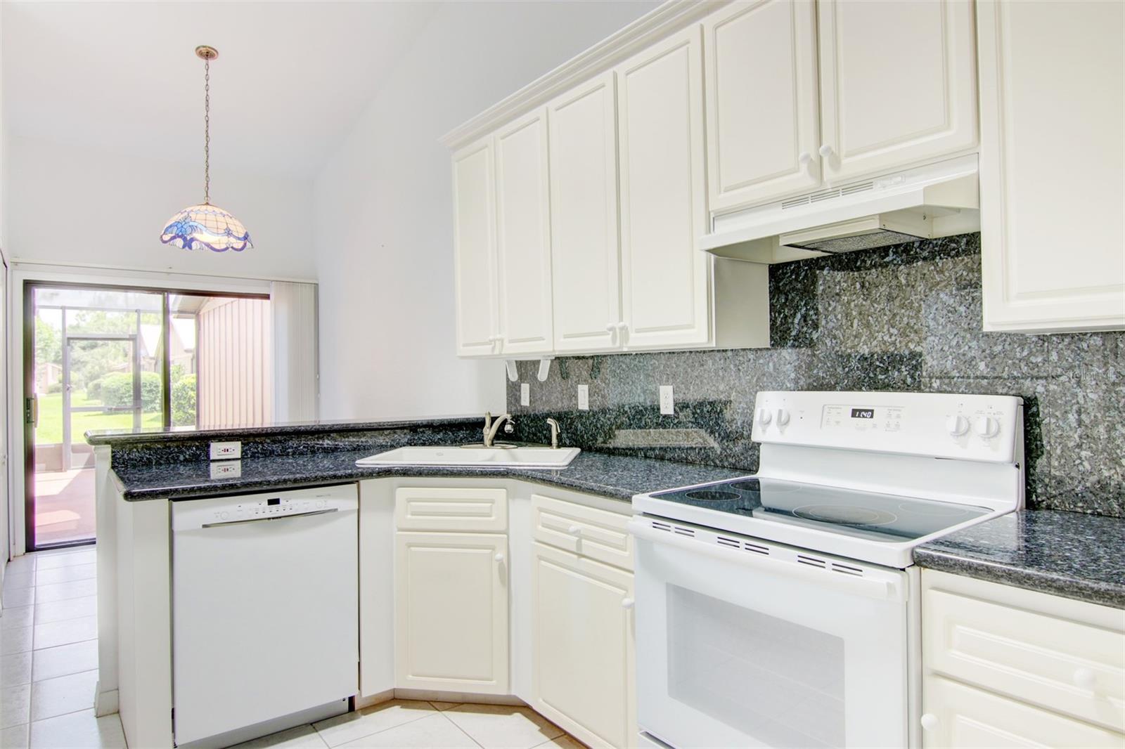 SPRUCE CREEK FLY IN - Residential