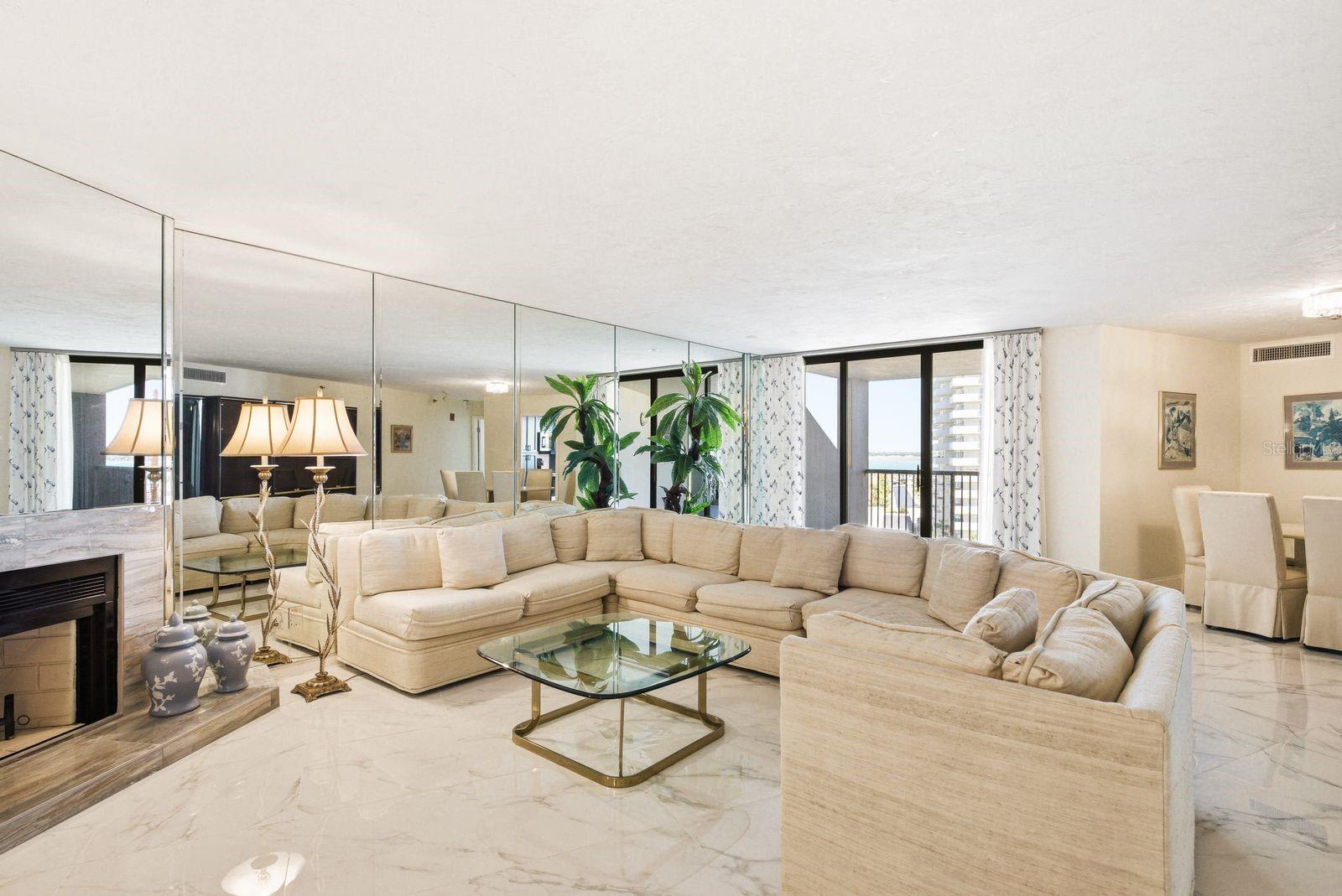 1600 GULF BOULEVARD 817