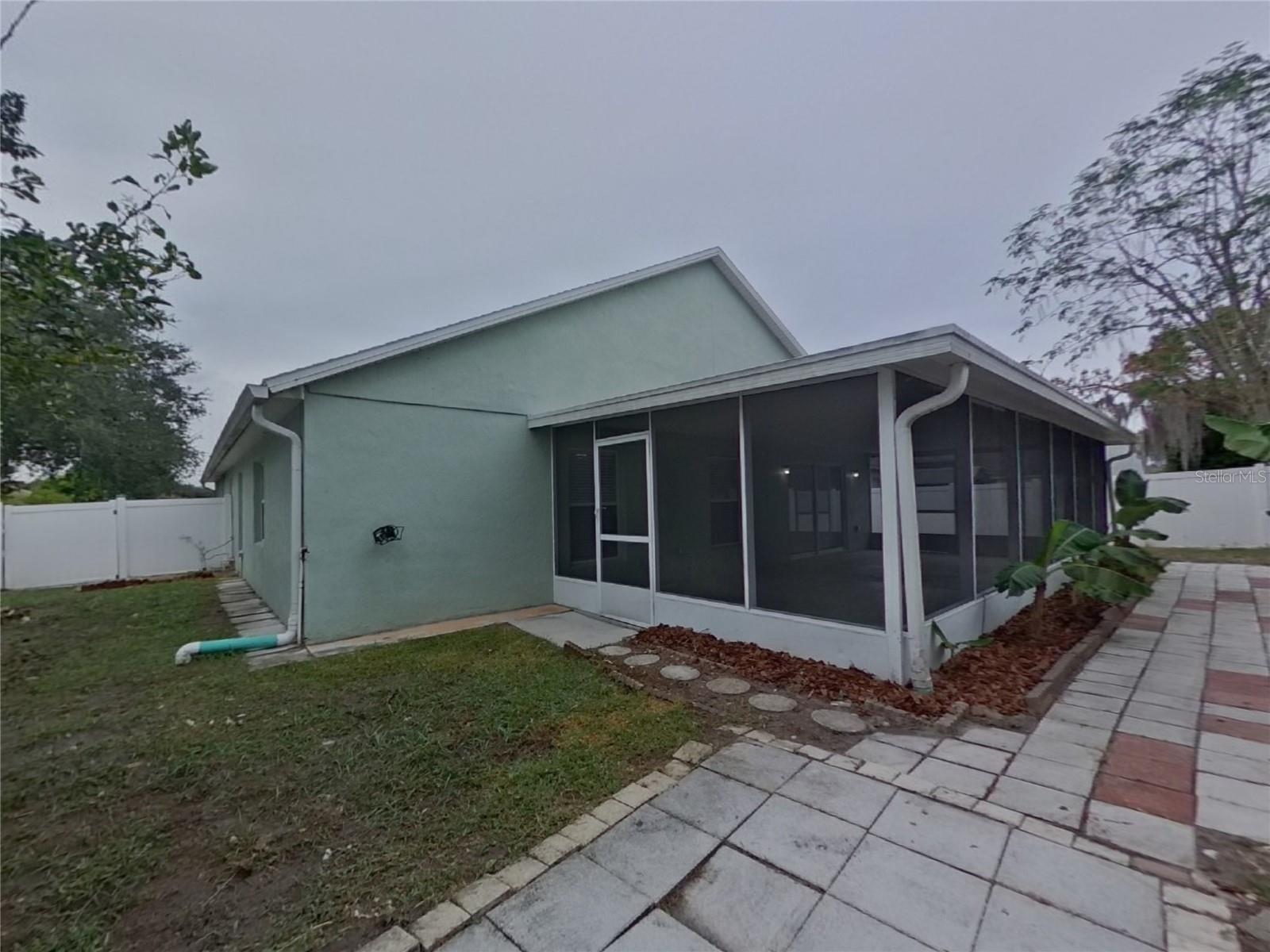 DORAL POINTE - Residential Lease