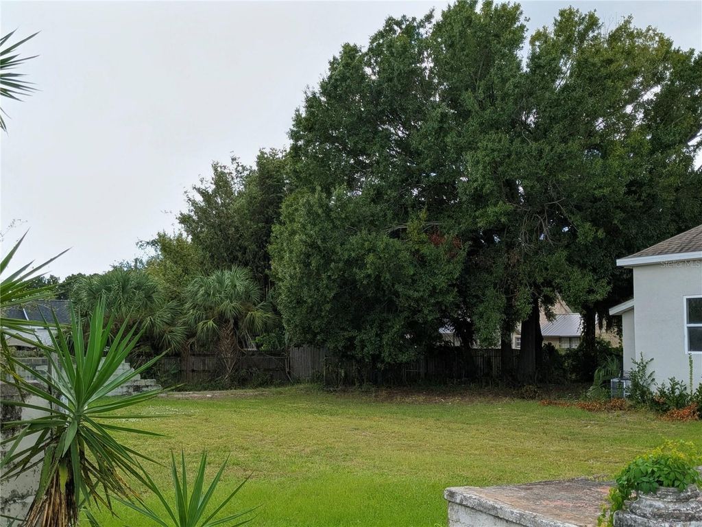 Photo of 2114 W Beach Street, Tampa, FL 33607 (MLS # TB8434007)