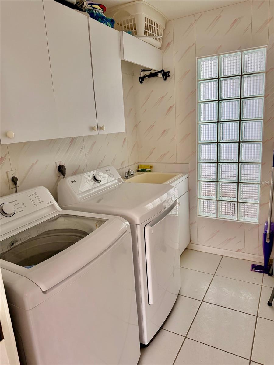 FAIRWAY LAKES AT PALM AIRE - Residential