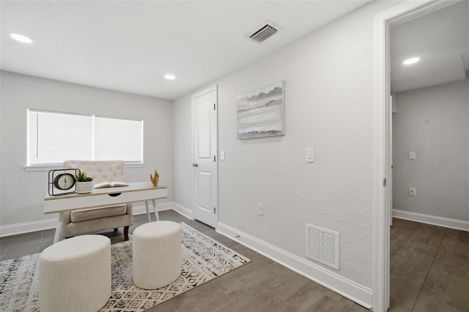 HYDE PARK - Residential