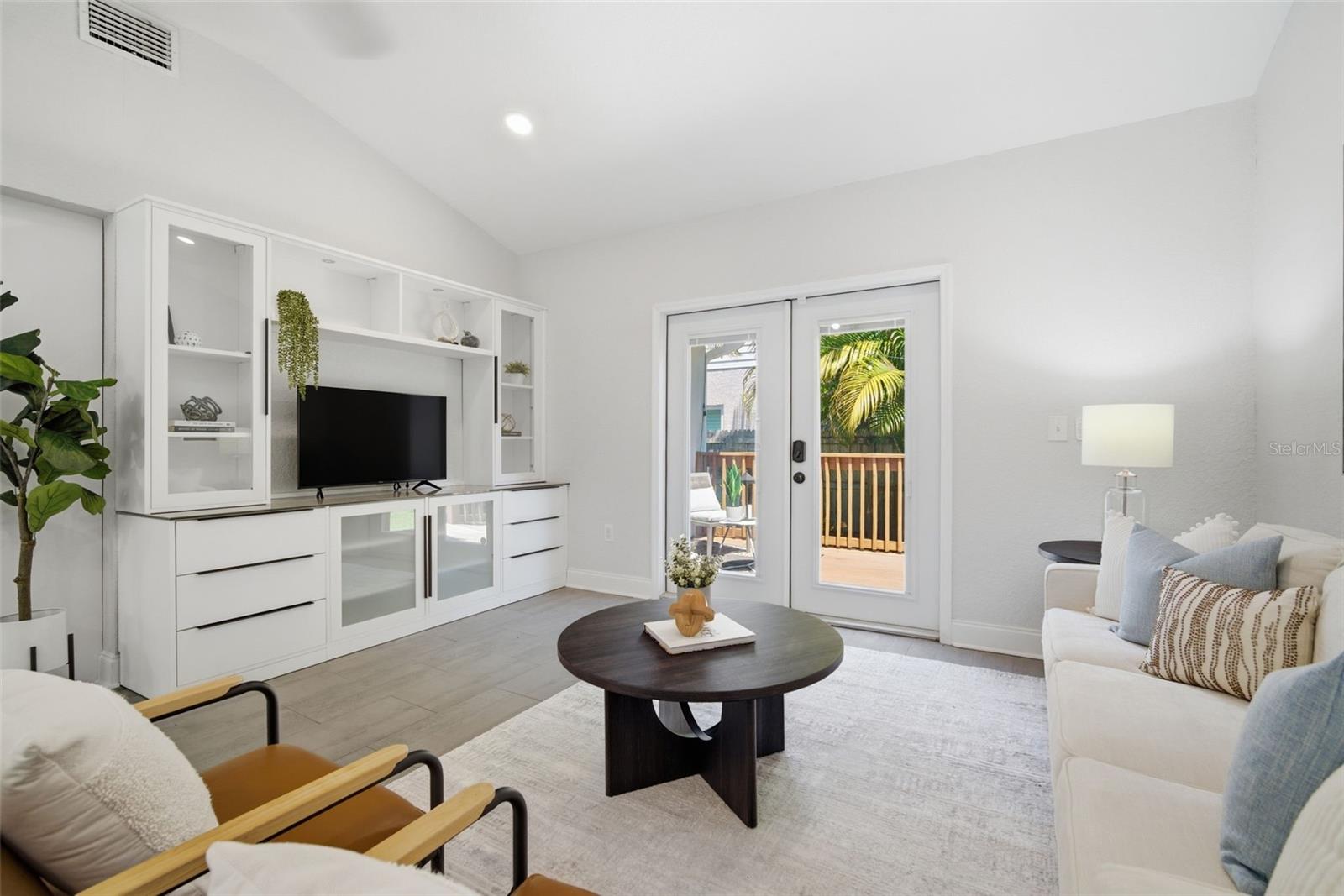 HYDE PARK - Residential