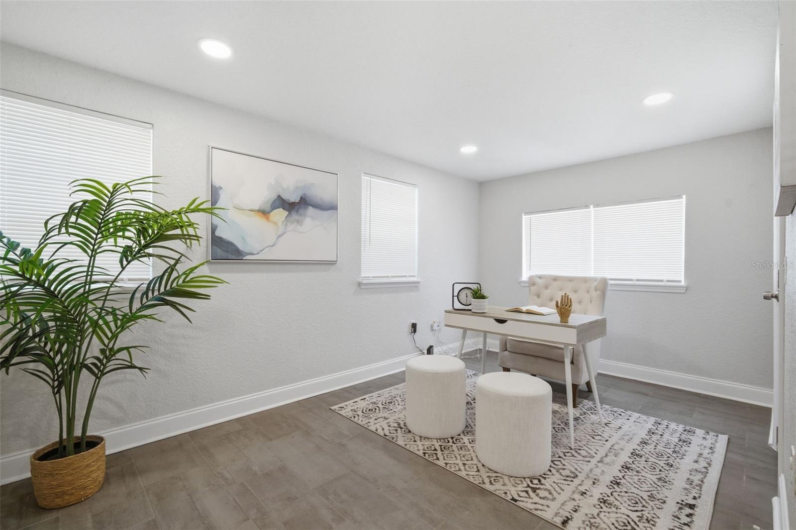 HYDE PARK - Residential