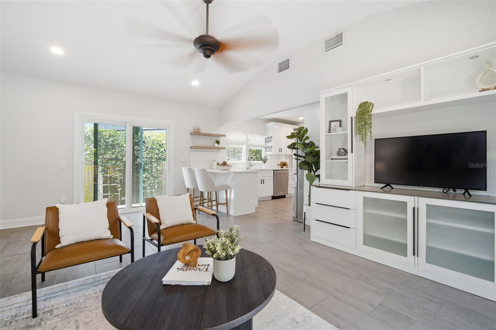 HYDE PARK - Residential