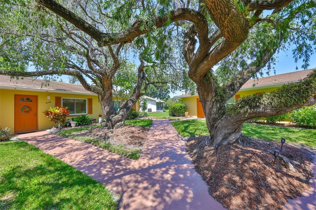 Photo of 401 Dorchester Pl #69, Sun City Center, FL 33573 (MLS # TB8430595)