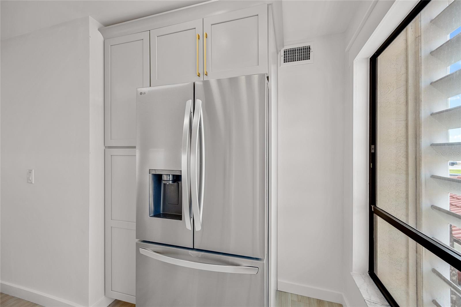 SANTA MARIA CONDO - Residential