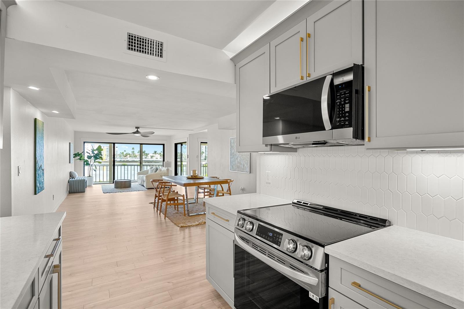 SANTA MARIA CONDO - Residential