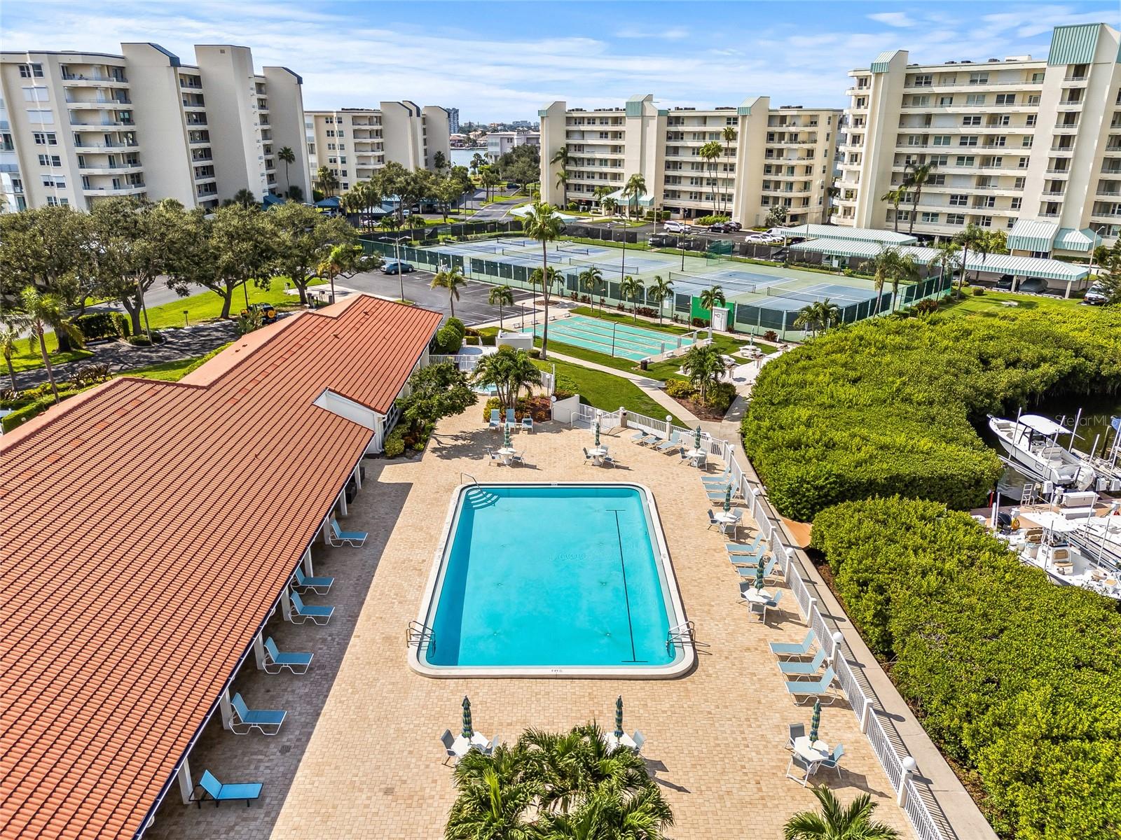 SANTA MARIA CONDO - Residential