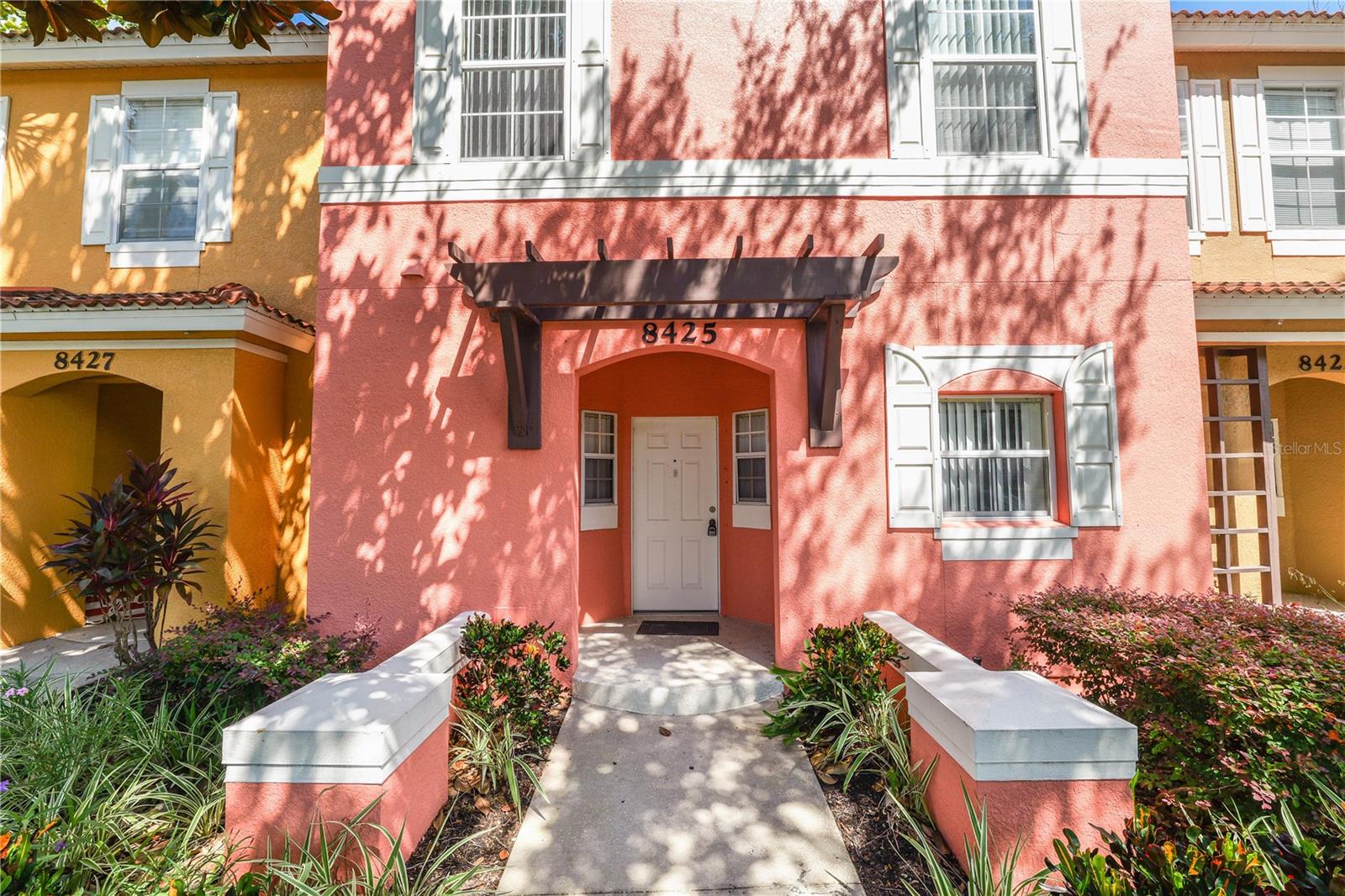 8425 CRYSTAL COVE LOOP