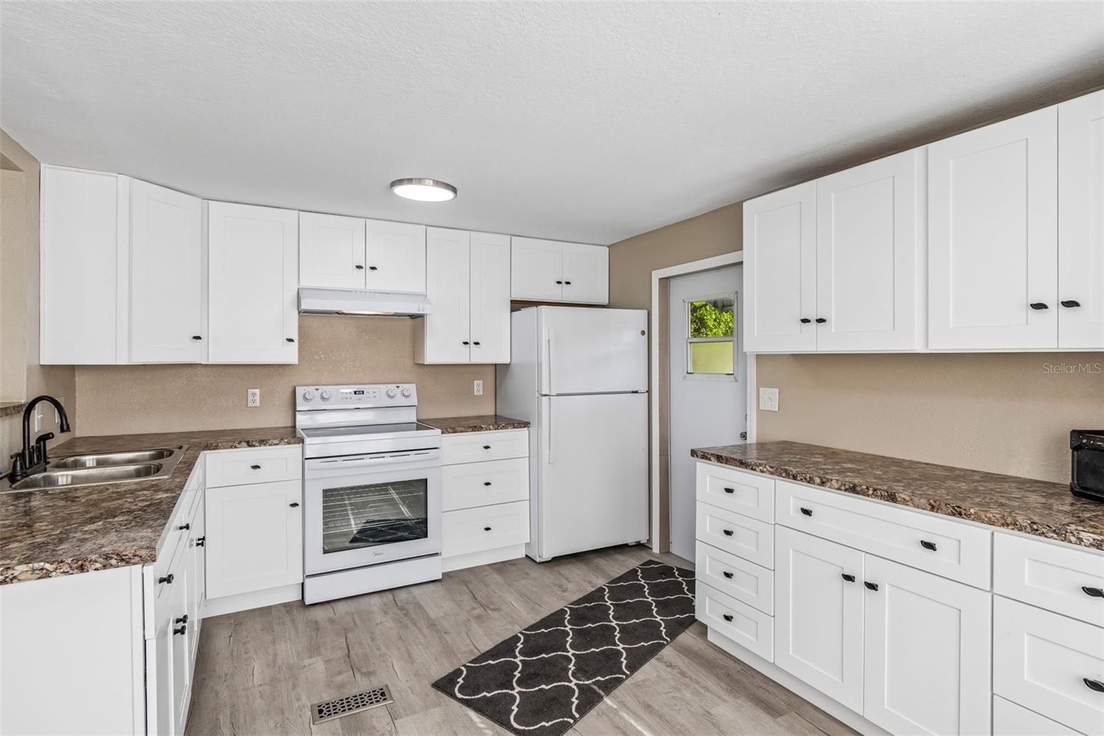 LEISURE LAKE VILLAGE CONDO - Residential